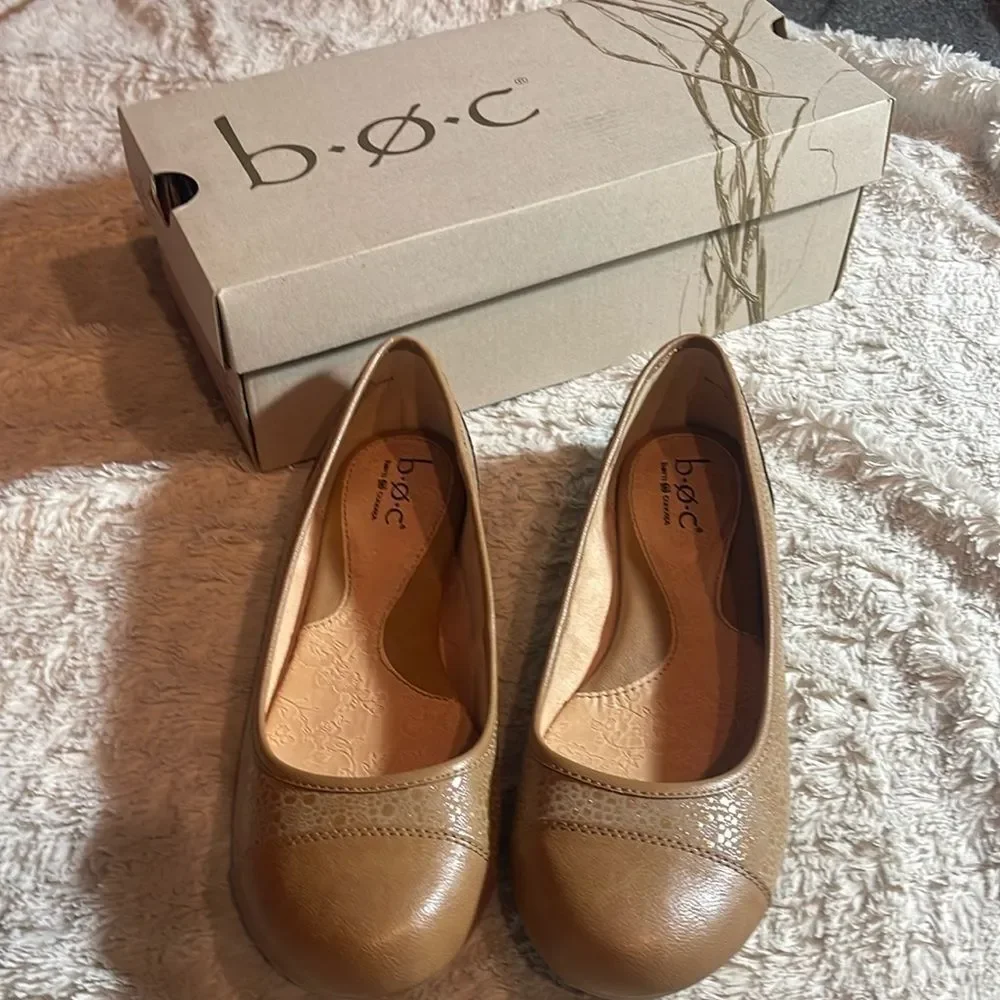 Boc tan flats size 10 M